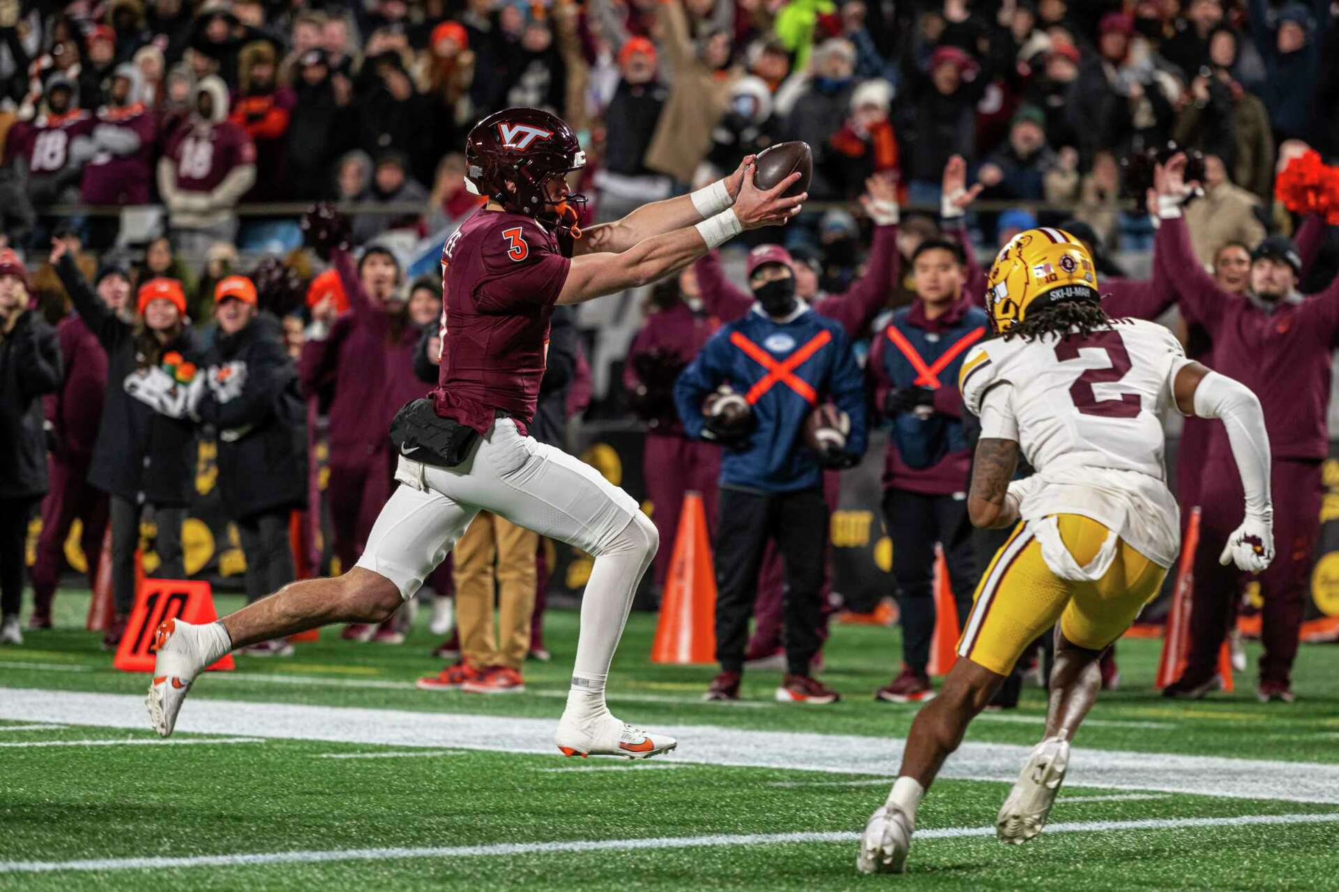 Minnesota beats Virginia Tech 2410 in Duke's Mayo Bowl for 8th