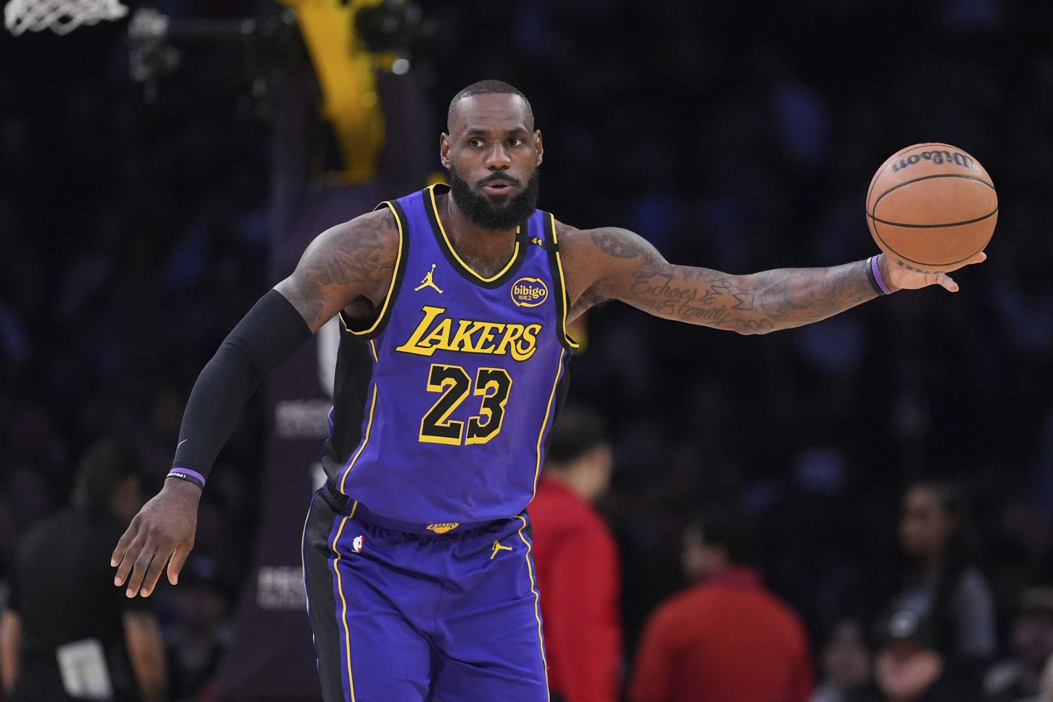 LeBron James breaks Jordan's record for 30point games in Lakers' 119