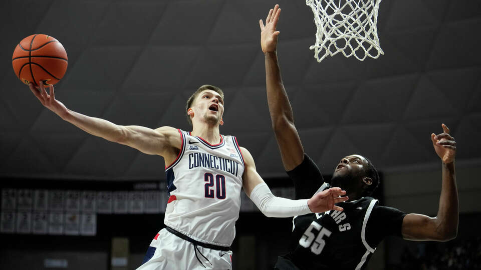 UConn men rally back from biggest halftime deficit of season for win: 'Cheated death in this one'