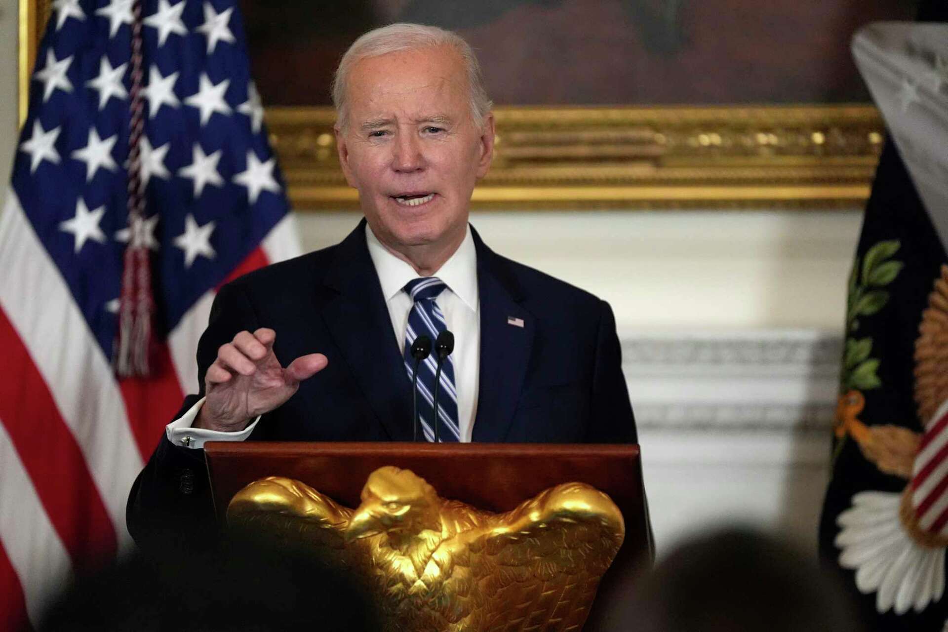 As he prepares to leave office, Biden urges incoming Democratic ...