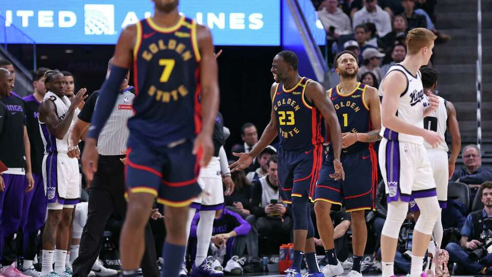 Golden State Warriors’ Draymond Green and Kyle Anderson react to a foul call in 2nd quarter while playing Sacramento Kings during NBA game at Chase Center in San Francisco on Sunday, January 5, 2025.