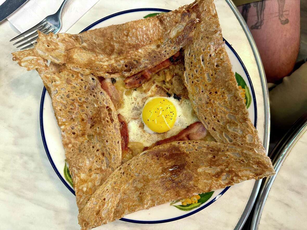 The campagnarde galette with bacon, egg, caramelized onions and cheese at La Sarrasine