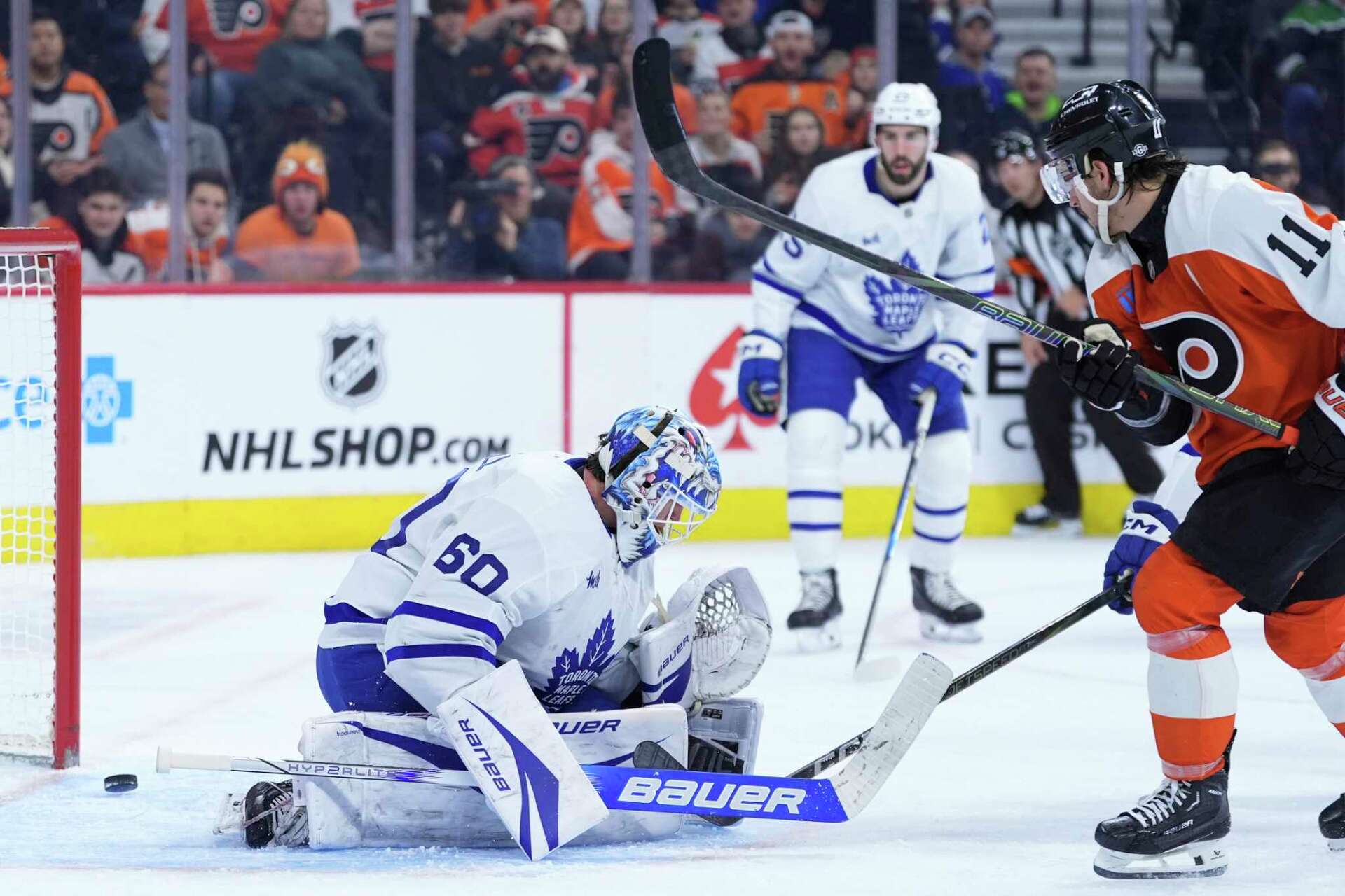 Matthews, Tavares lift Toronto Maple Leafs to fifth straight win