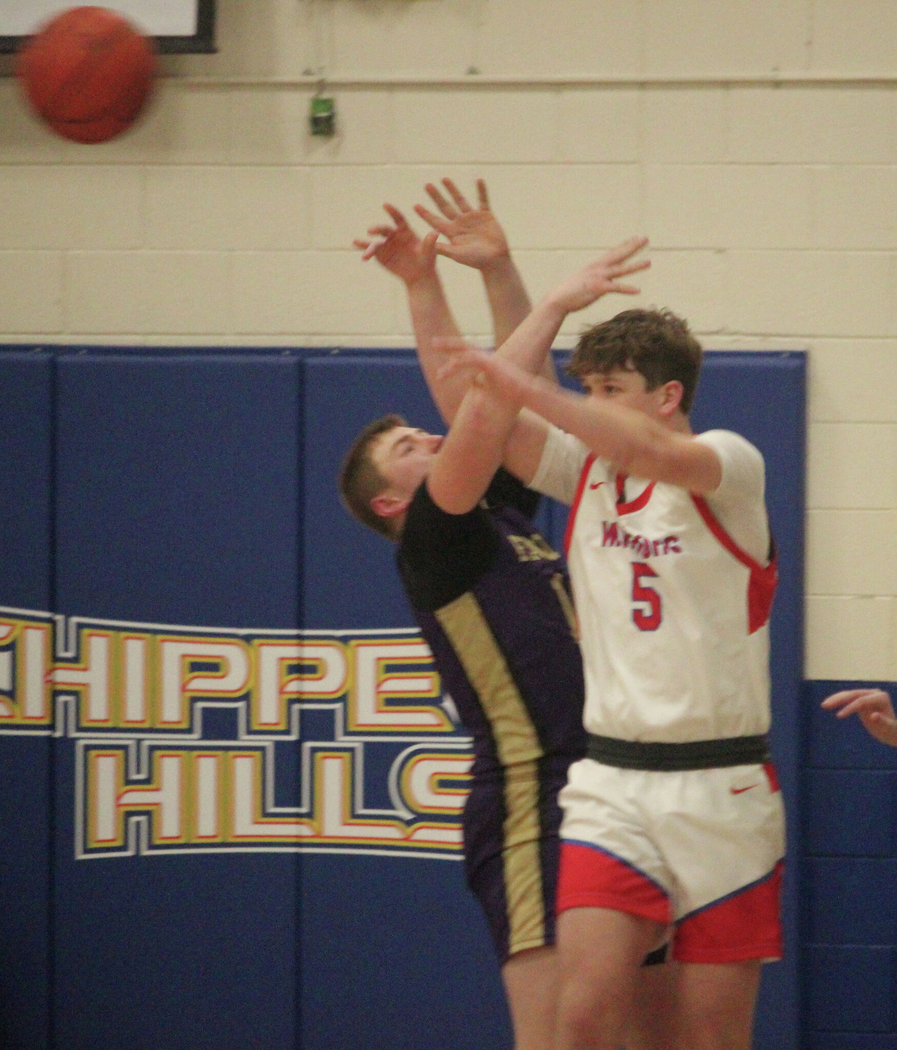 Chippewa Hills dominates Farwell