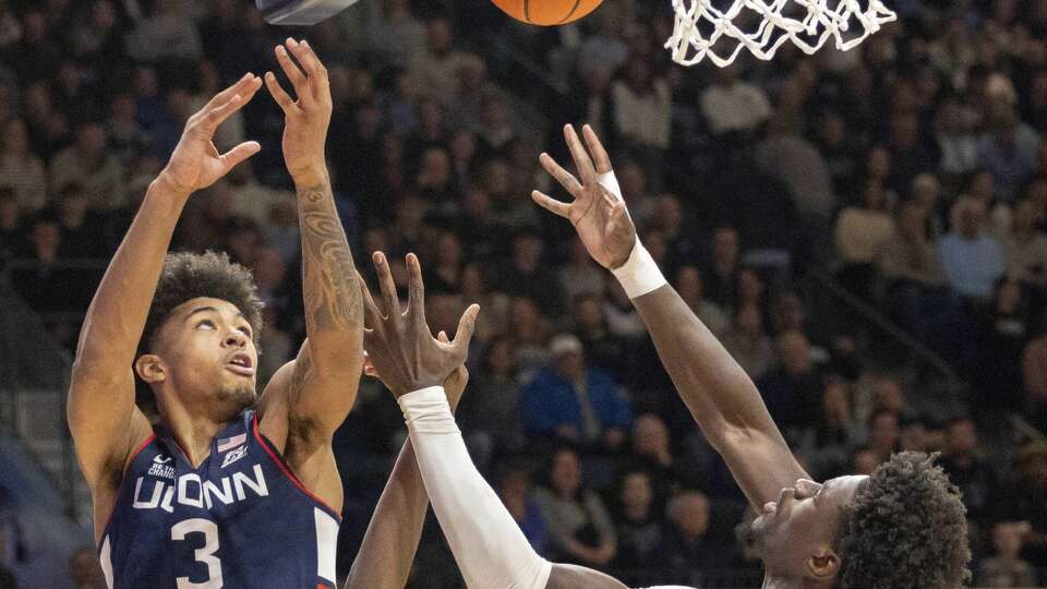 Jaylin Stewart a bright spot in UConn men's tough loss at Villanova