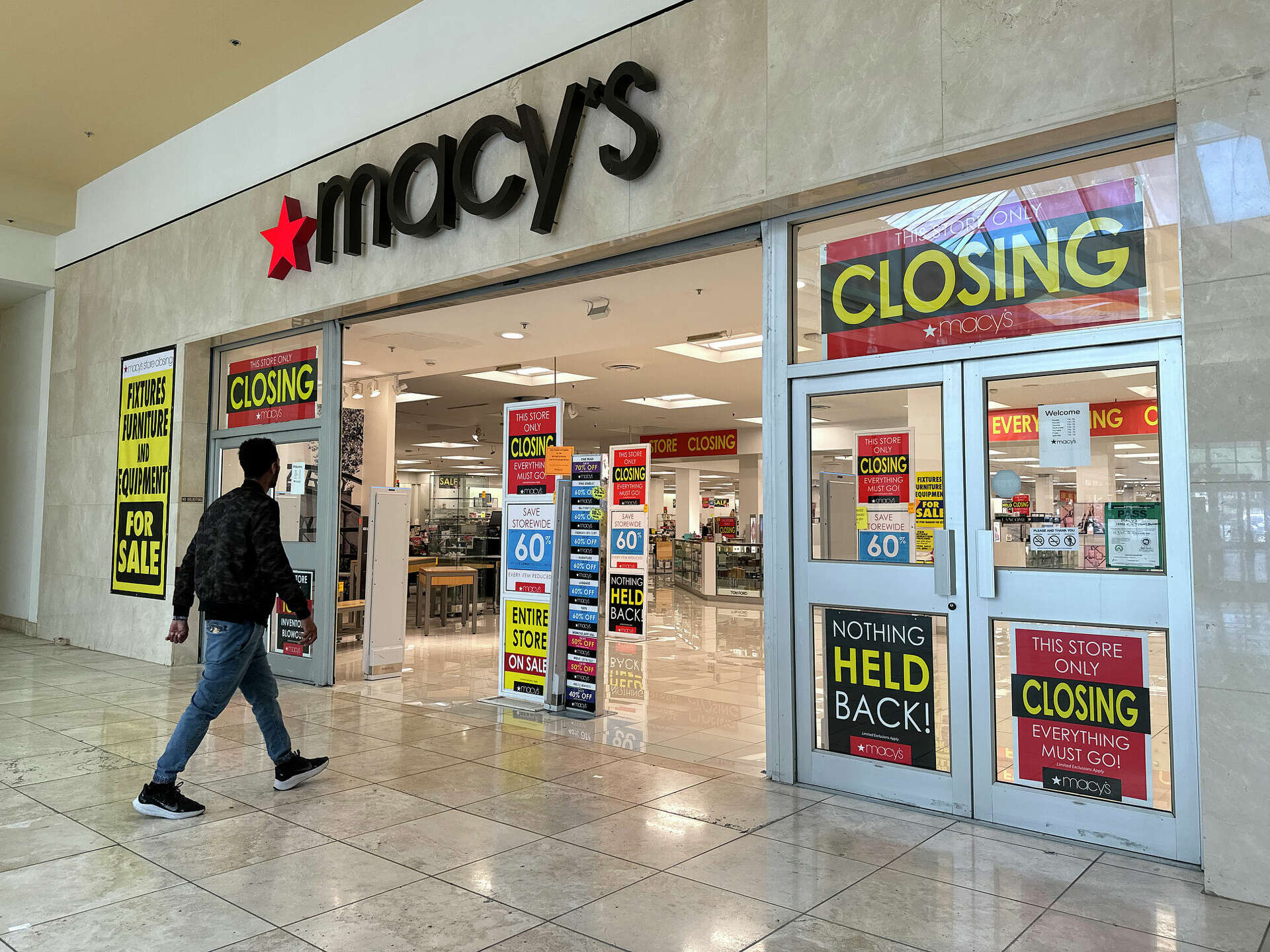Macy&rsquo;s closing 6 Texas stores by end of January