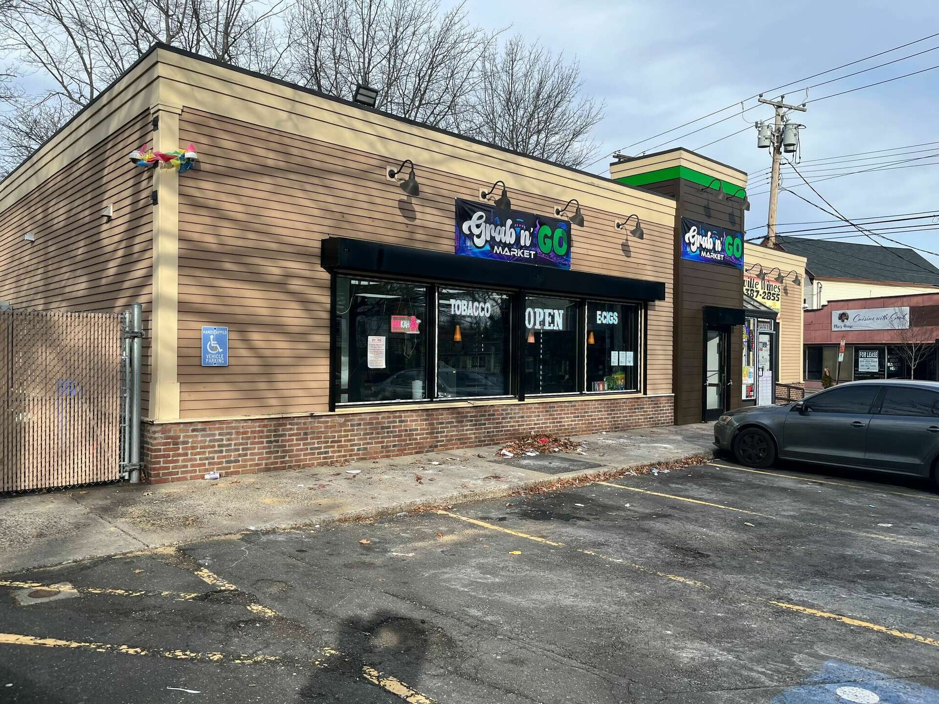 tobacco grab and go New Haven store in former Dunkin' appeals city's cease-and-desist
