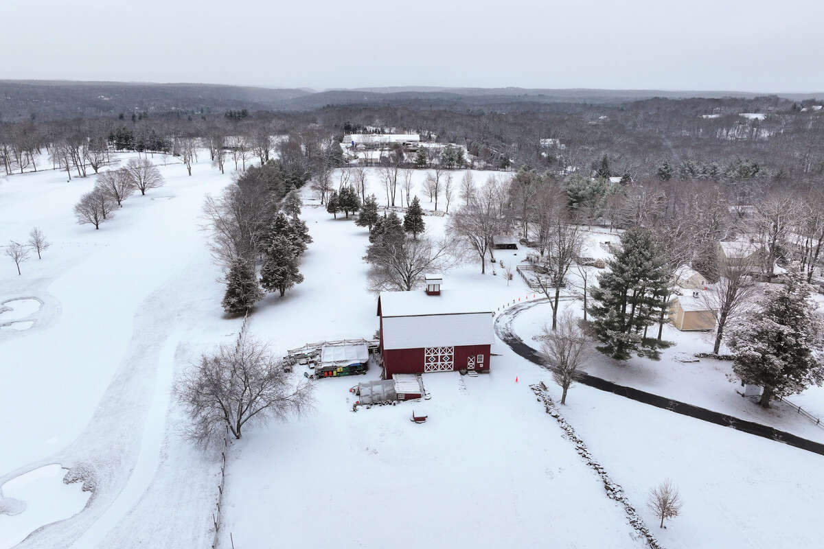 How much snow will Connecticut get on Sunday?