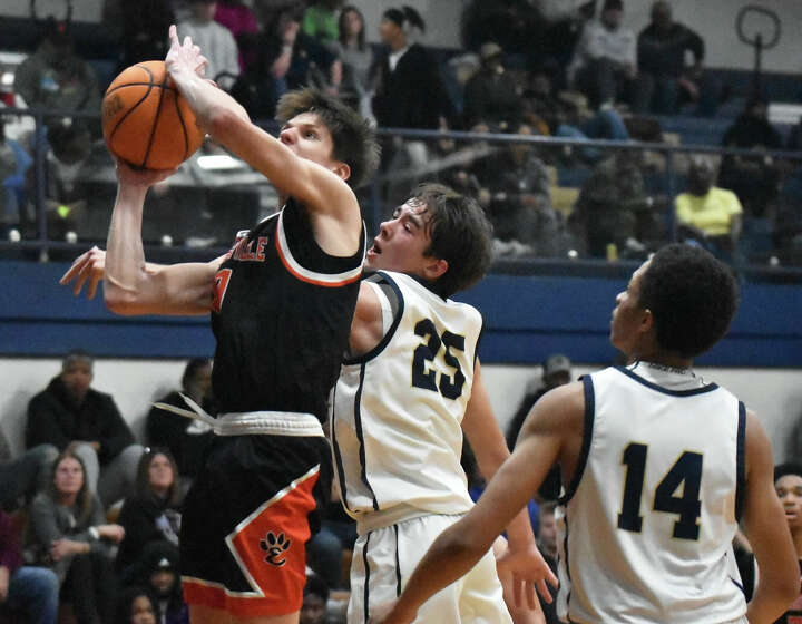 Tigers 'make a statement,' beat top-ranked Belleville Althoff