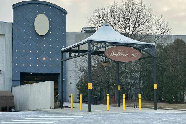 Owner of Meriden, Trumbull, Enfield malls may buy the Shoppes at Buckland Hills