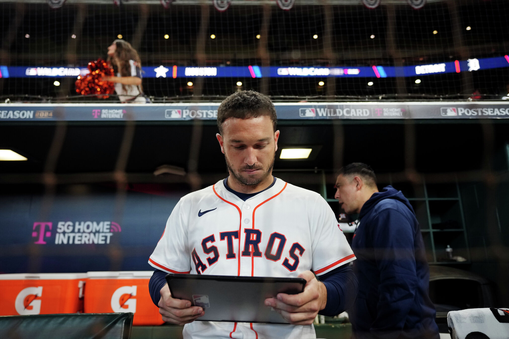 Mariners Opportunity to Land Alex Bregman Grows as Cubs Step Aside