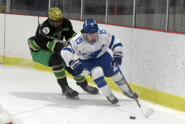 Darien hockey beats Notre Dame-West Haven for first time since 2020