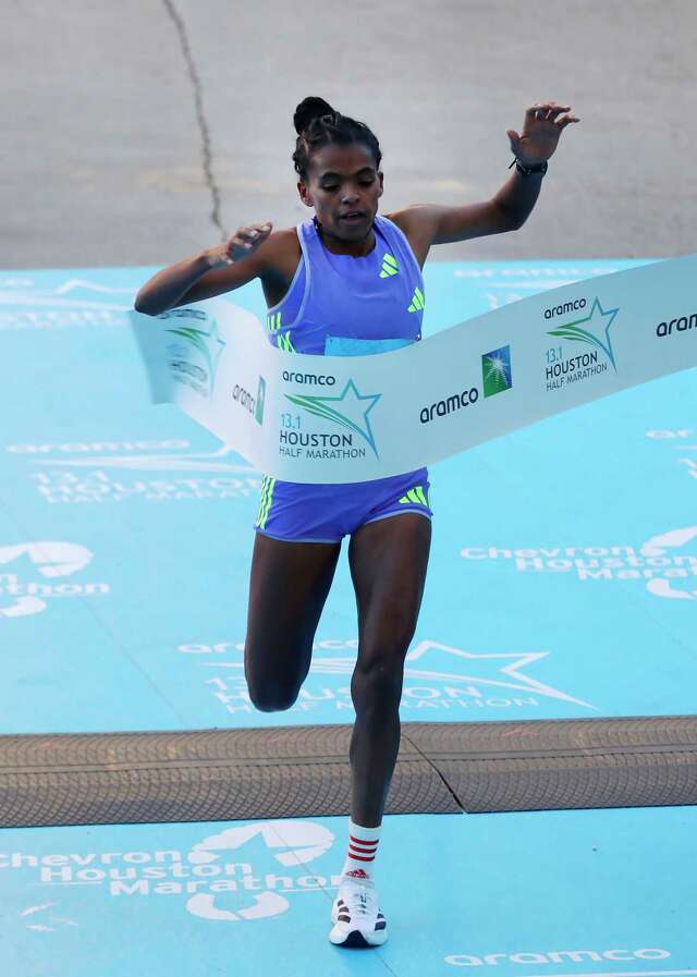 Houston Aramco Half Marathon Weini Kelati breaks U.S. women's record