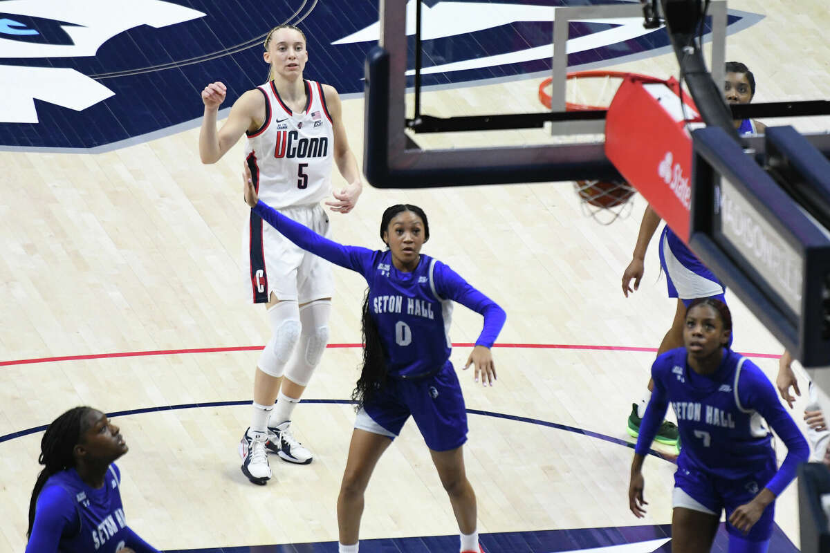 Paige Bueckers sets UConn women’s basketball record by reaching 2,000 career points in fewest games