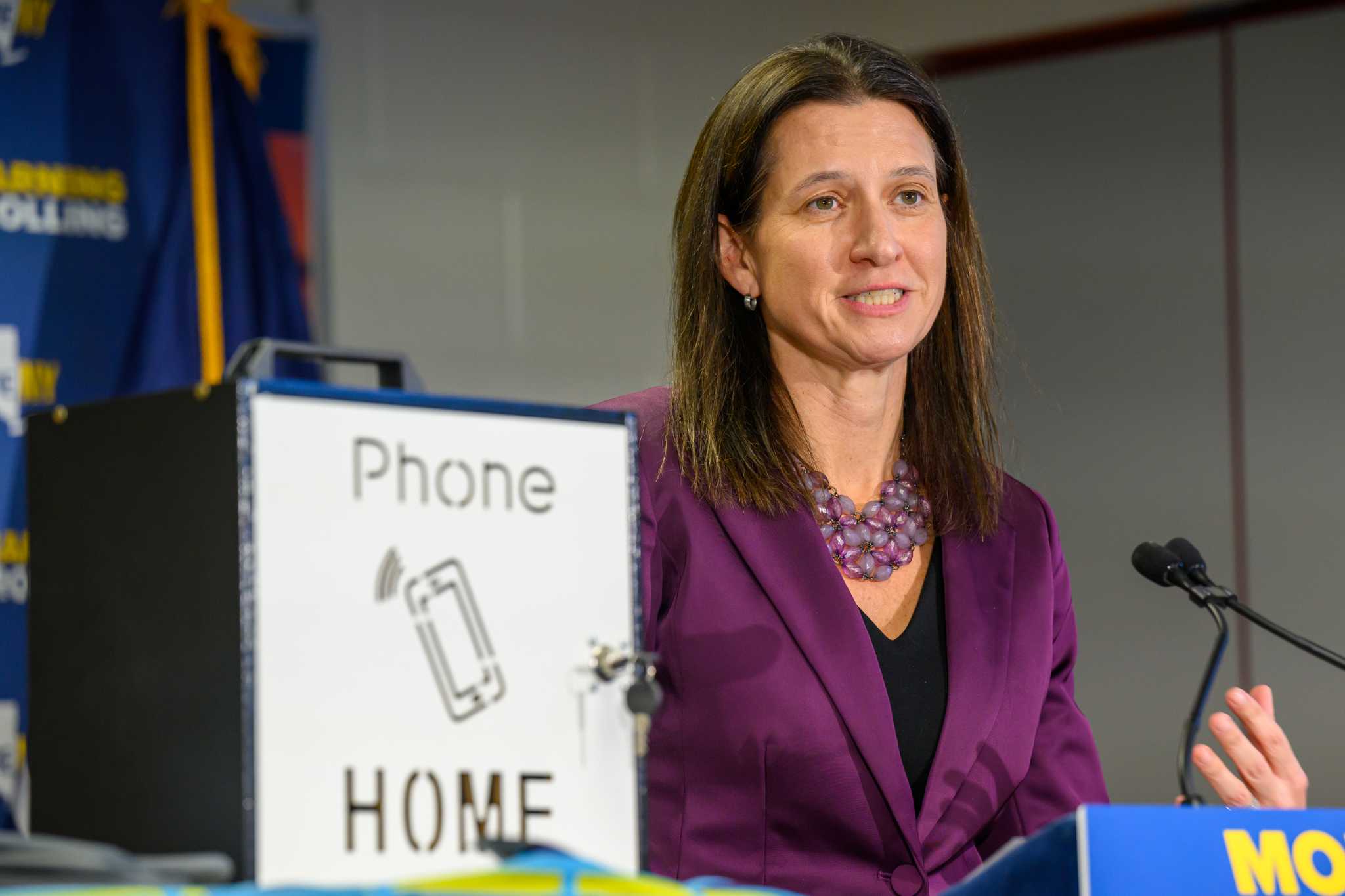 NY pushed to regulate AI in schools after classroom robot pause