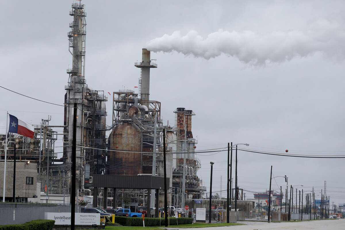 Lyondell Basell Houston Refinery, 12000 Lawndale St., is shown Tuesday, August 29, 2017 in Houston. The company plans to shutter the refinery starting this weekend.( Melissa Phillip / Houston Chronicle)