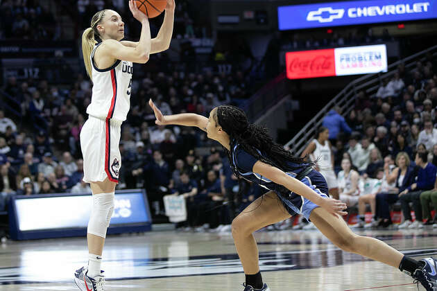 Paige Bueckers sets the tone in UConn women's basketball's defeat of Villanova