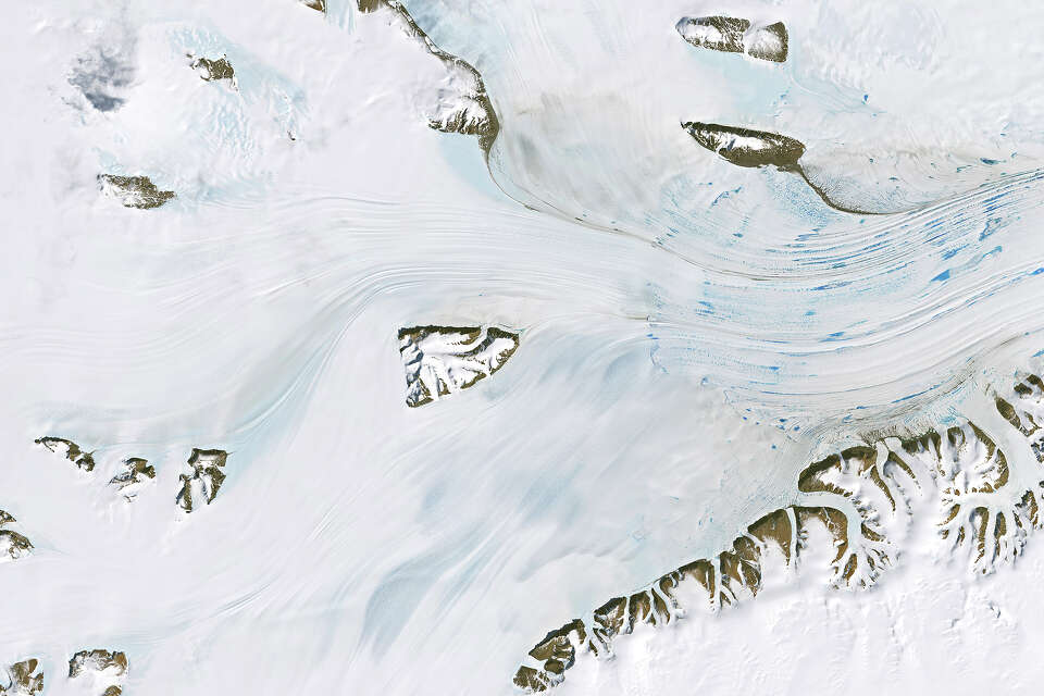 Another eerie pattern is emerging on the Antarctic