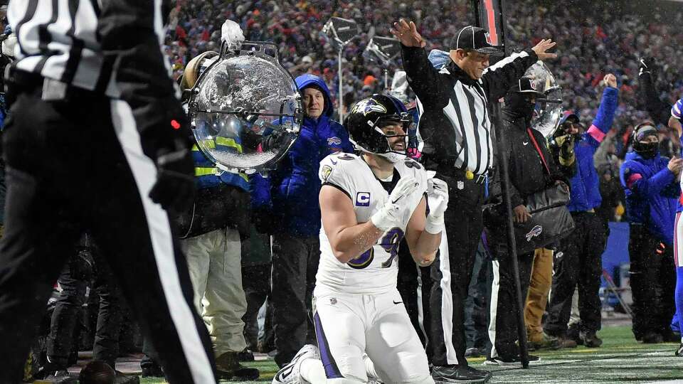 Baltimore Ravens tight end Mark Andrews (89) reacts after dropping the game-tying two-point conversion during the second half of an NFL football divisional playoff game against the Buffalo Bills in Orchard Park, N.Y., Sunday, Jan. 19, 2025. (AP Photo/Adrian Kraus)