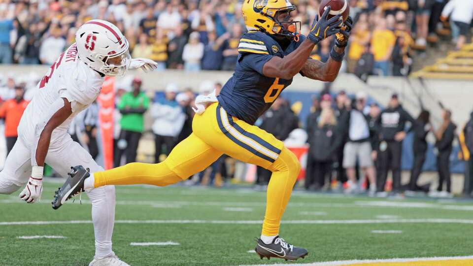 California Golden Bears wide receiver Jonathan Brady (6) makes the touchdown catch against Stanford Cardinal cornerback Collin Wright (6) to put Cal in the lead in the 4th quarter during the 127th Big Game at Memorial Stadium in Berkeley, Calif., on Saturday, Nov. 23, 2024. The Golden Bears won 24-21.