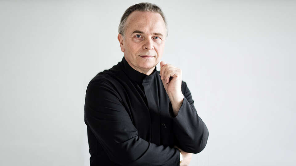 Guest conductor Mark Elder led the San Francisco Symphony in music by Hector Berlioz, Richard Strauss, Claude Debussy and John Adams.