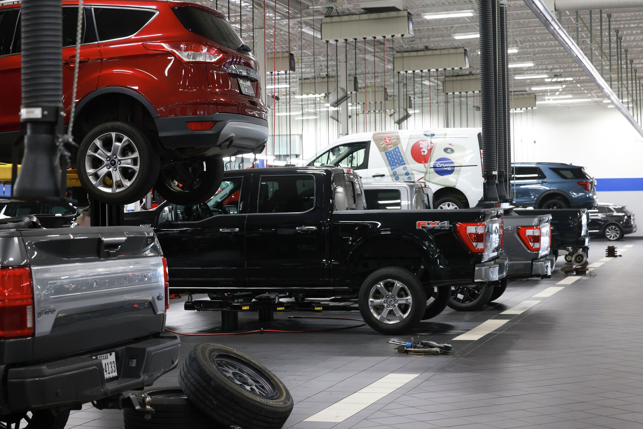 Ford to launch mechanic school in San Antonio area, combat shortages