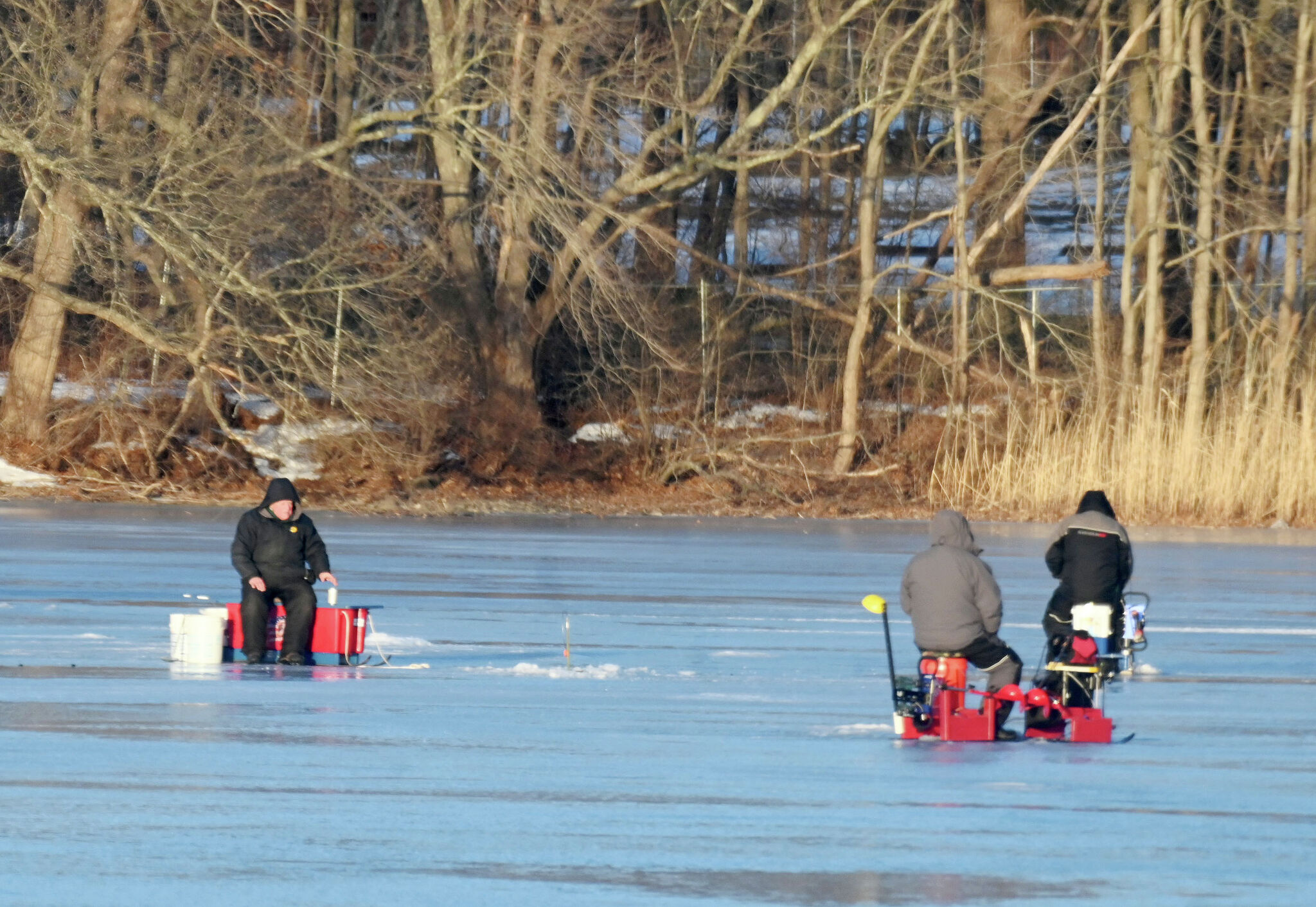 Freezing rain causes icy conditions in Connecticut on Friday, NWS says
