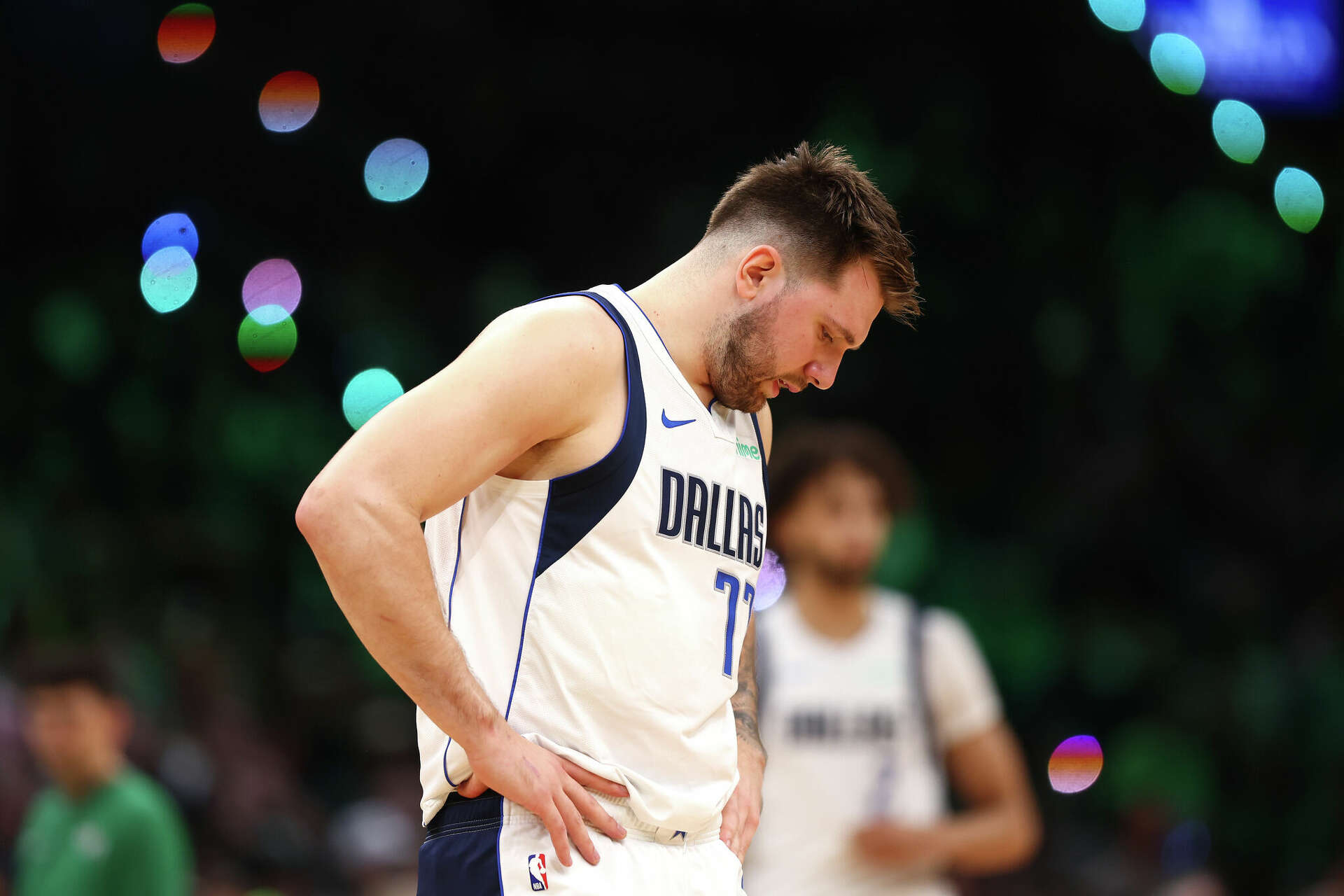 Người hâm mộ Mavericks tưởng nhớ cái chết của Luka Doncic trong gia đình