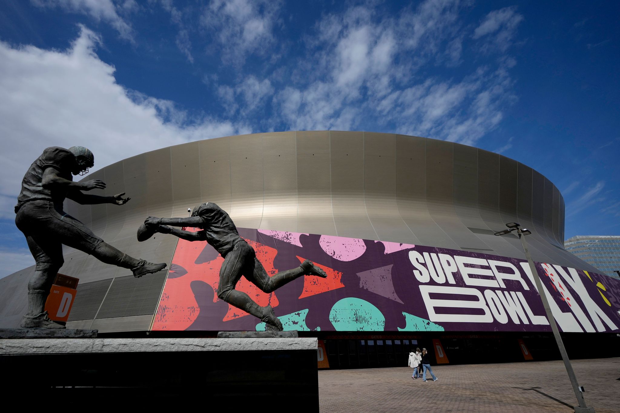 super bowl commercial flying football players