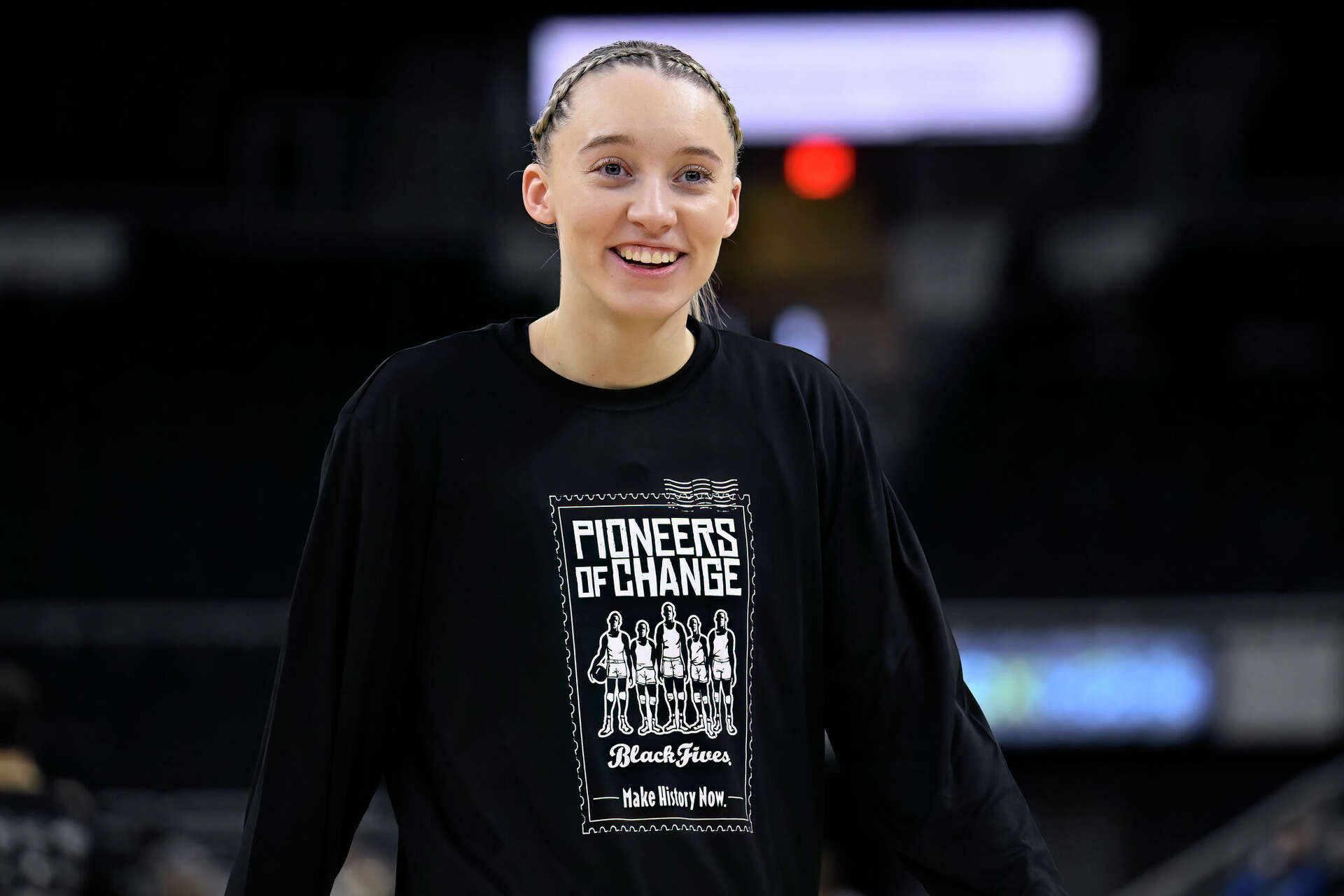 Paige Bueckers passes Rebecca Lobo on UConn's all-time scoring list
