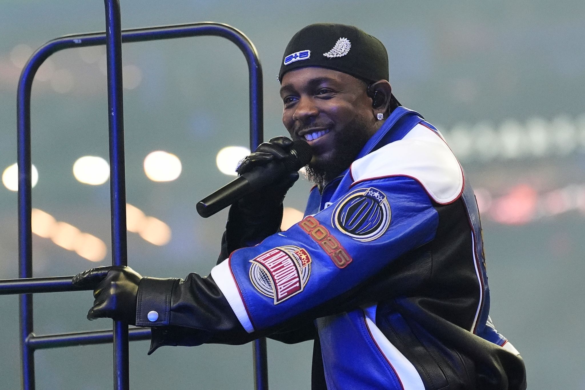 Kendrick Lamar liefert in der Halbzeitshow des Super Bowl LIX den ...