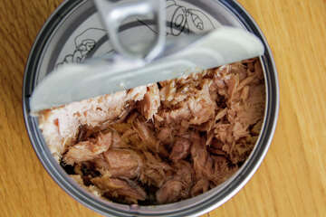 Tuna cans recalled in Texas stores after manufacturing defect