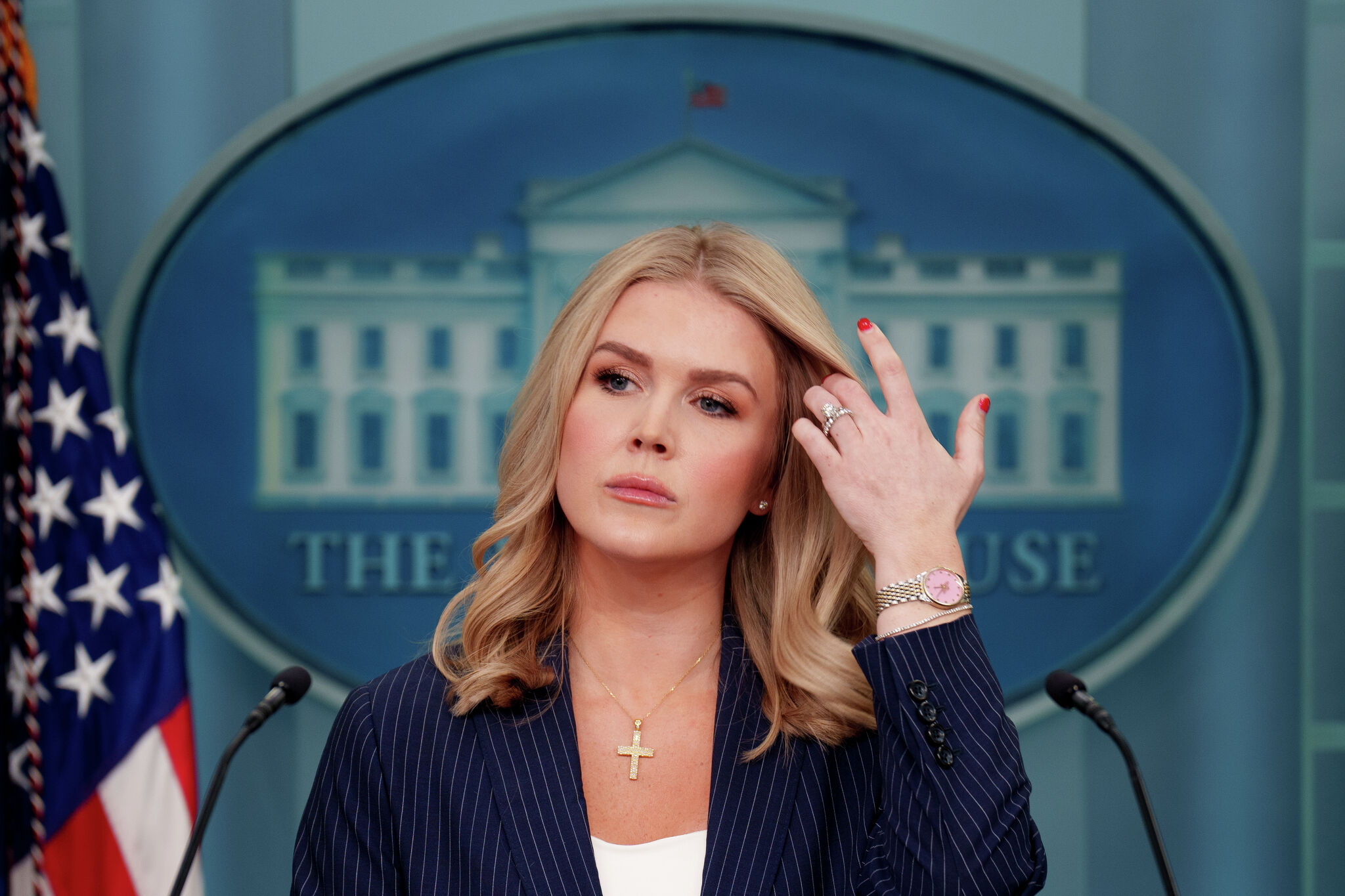 White House Press Secretary Defends Decision To Bar AP Reporter white-house-press-secretary-welcomes-new-media-ntd