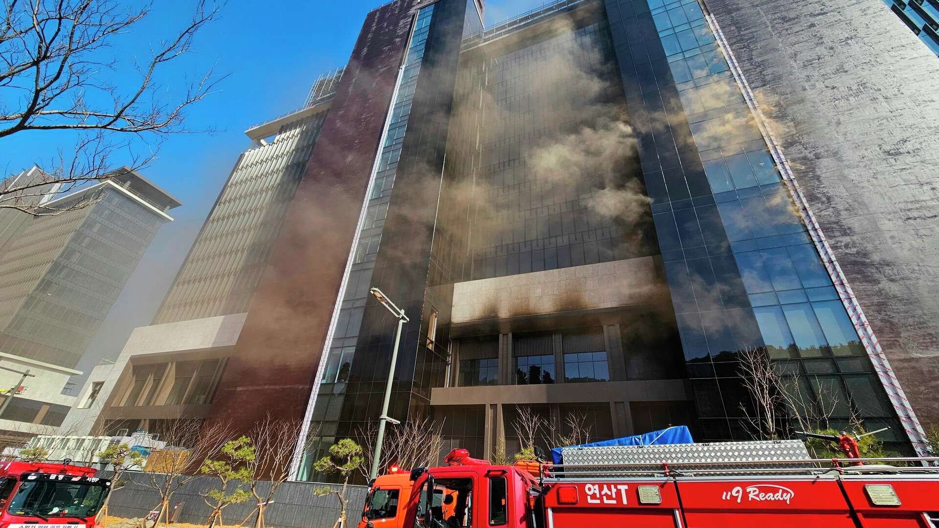 Construction site catches fire in South Korea, leaving at least 4 dead