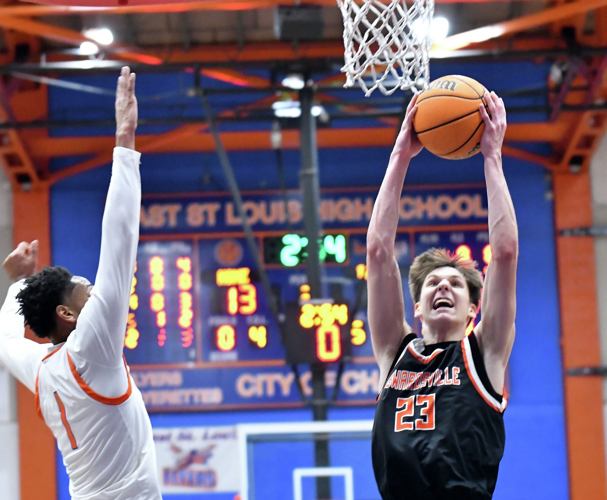 Edwardsville travels to East St. Louis for IHSA boys basketball