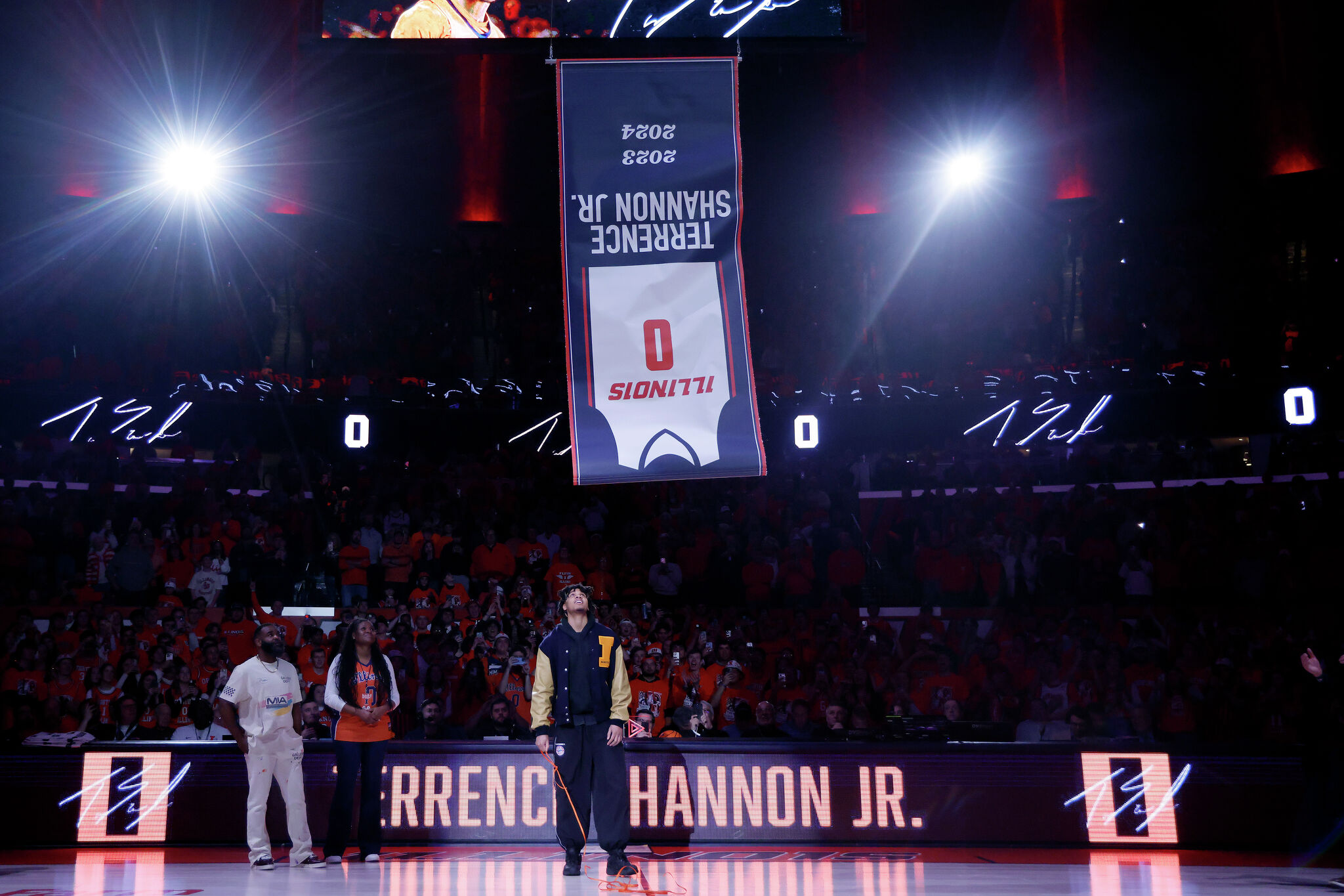 Terrence Shannon Jr.'s jersey unveiled upside down at Illinois
