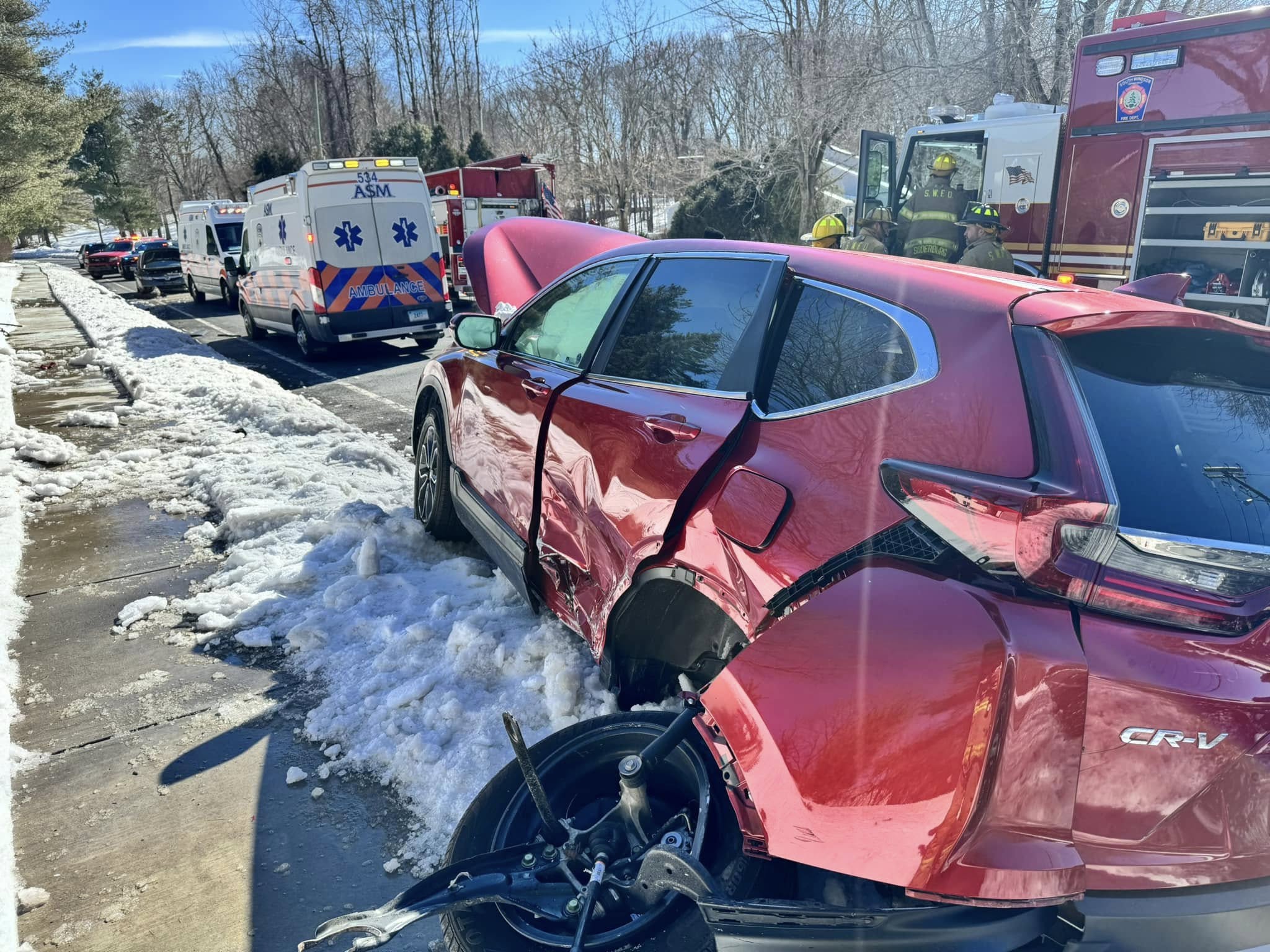 South Windsor crash closes part of Pleasant Valley Road, officials say