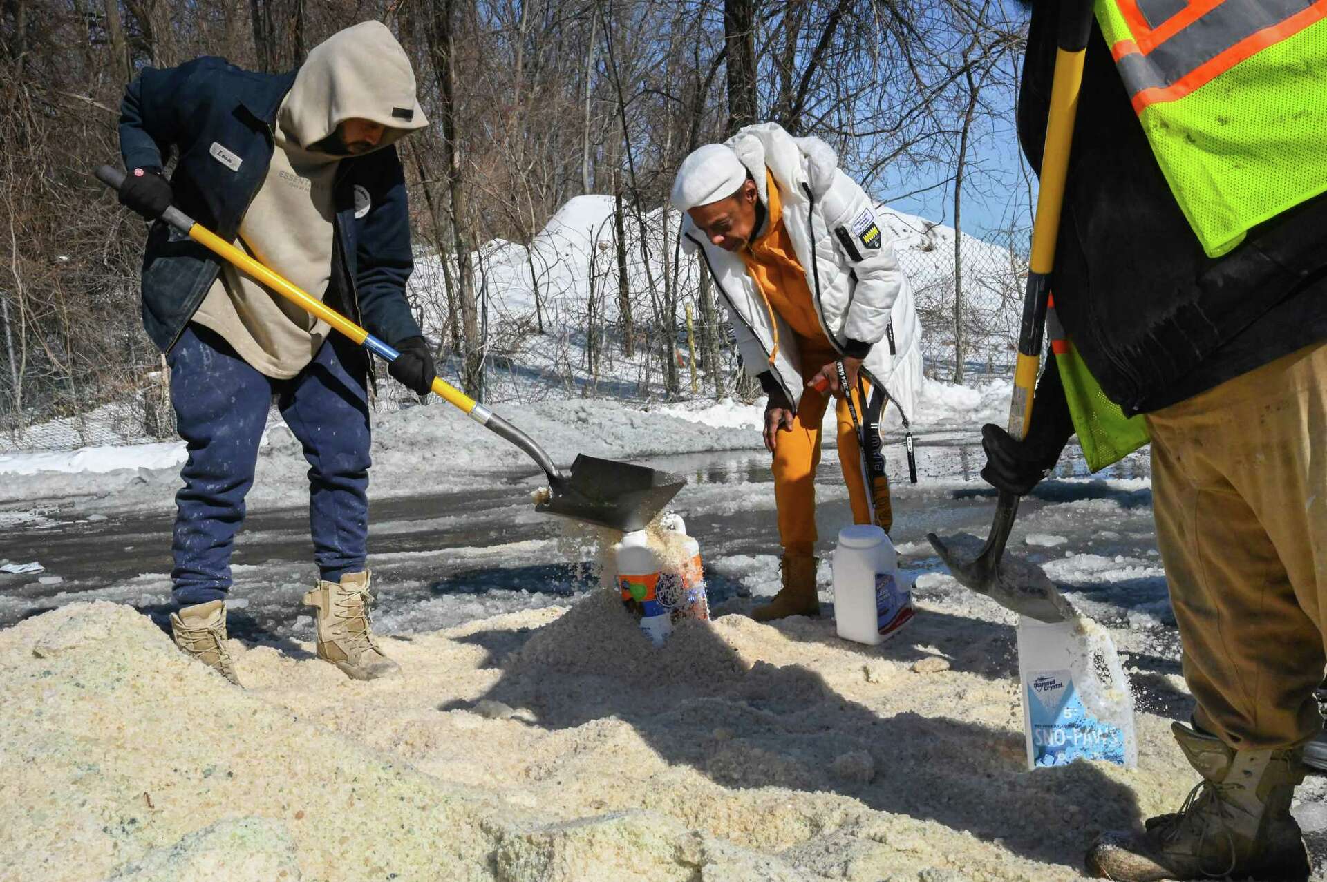 Line Rode Salt Albany gives out road salt amid widespread shortage