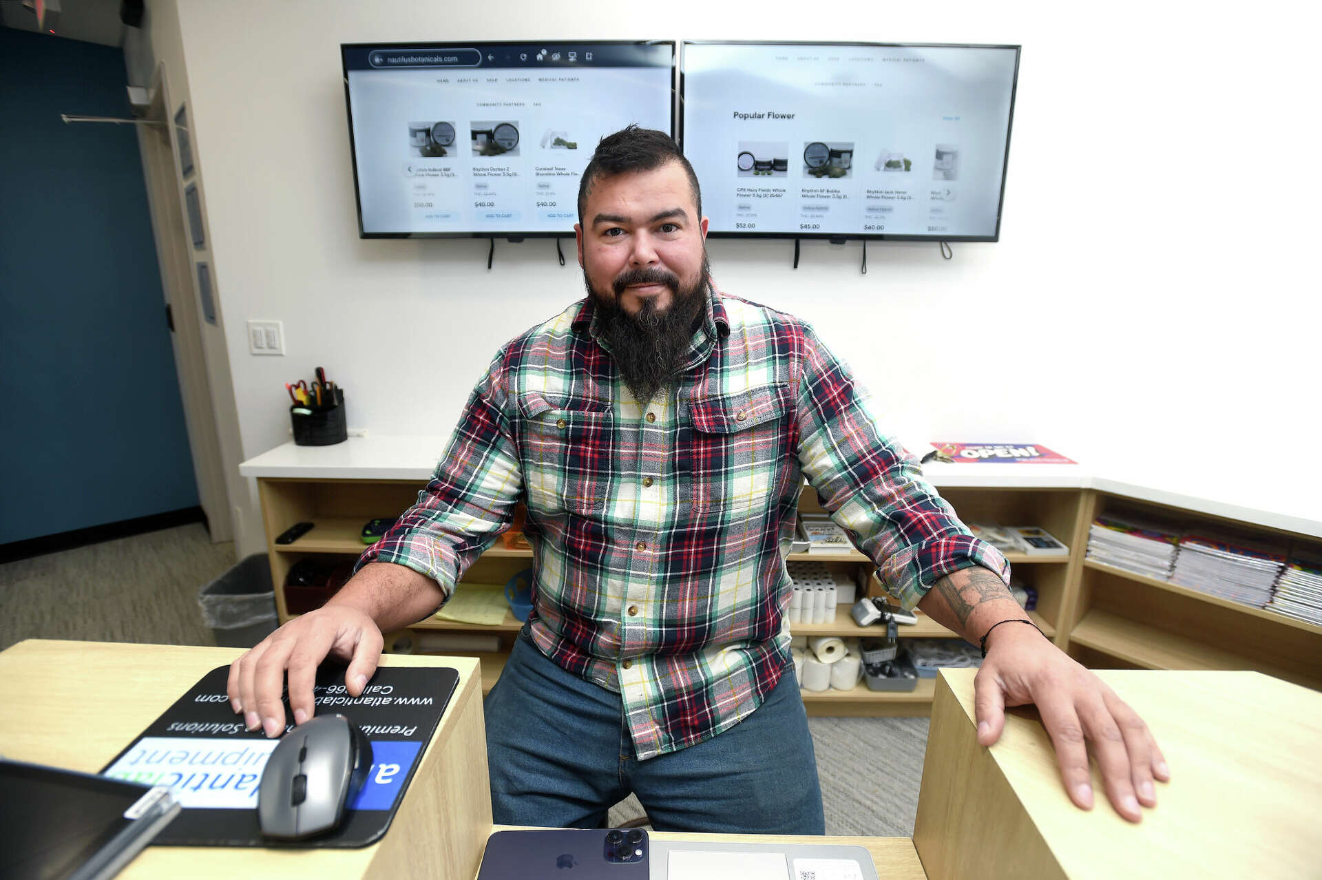 New Haven's new cannabis shop, Nautilus Botanicals opens on Amity Road