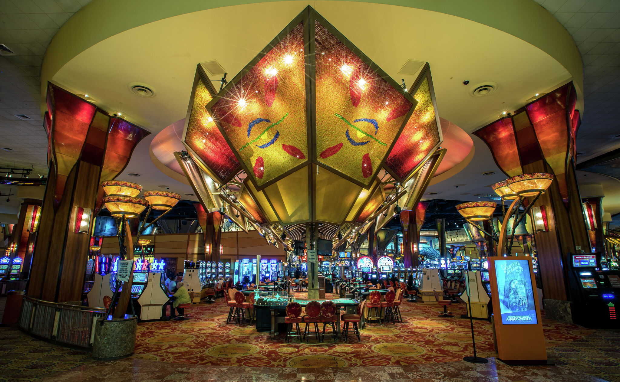 Mohegan Sun guest wins 1.3 million blackjack jackpot off 5 side bet