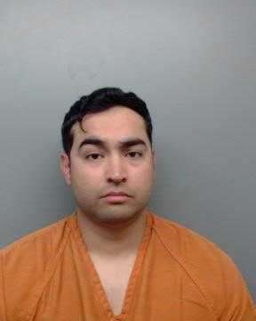 Off-duty Laredo police officer arrested for breaking open woman's door