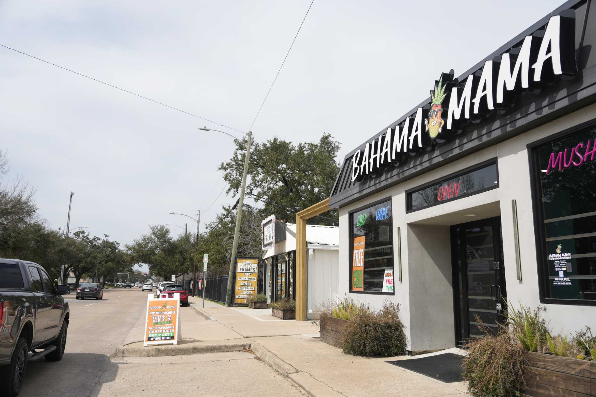 Smoke shop near Wharton school in Montrose sparks backlash