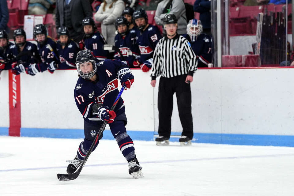 UConn, Quinnipiac men's and women's ice teams all ranked in Top 15
