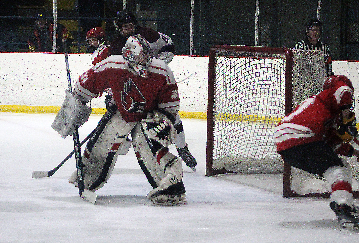 Columbia downs Alton to sweep hockey finals