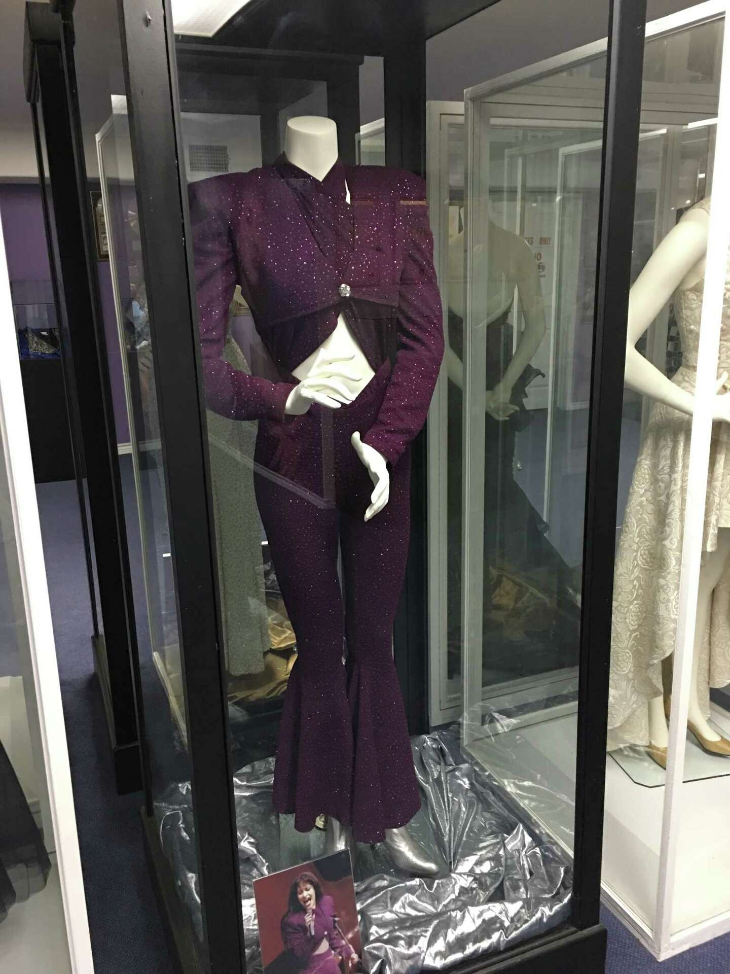 Selena's purple Houston Rodeo jumpsuit is a piece of fashion history Selena's purple Houston Rodeo jumpsuit is a piece of fashion history