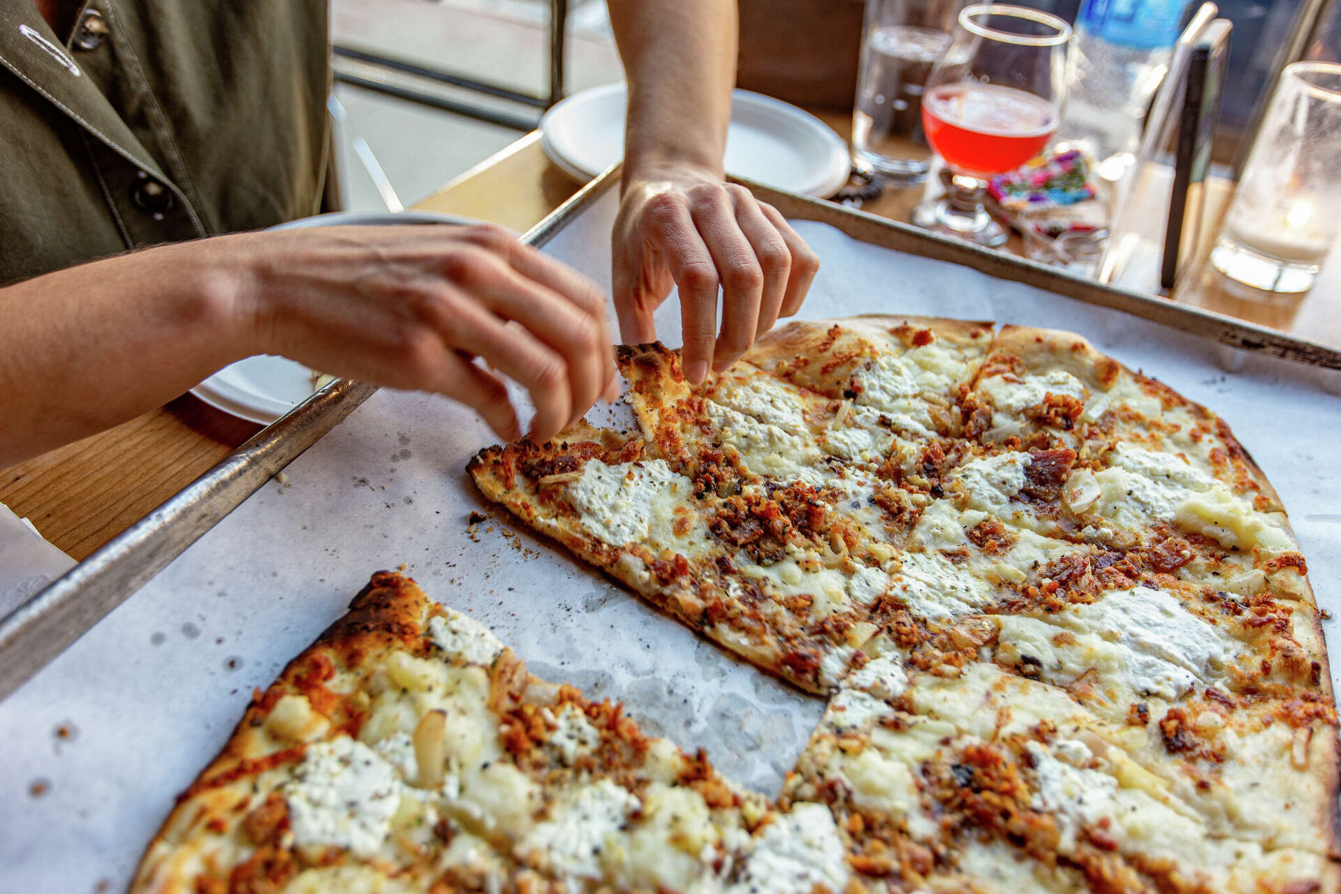 ビッシュ　PIZZA THE BEST ZAHZ PIZZA, Buffalo - Restaurant Reviews, Photos & Phone
