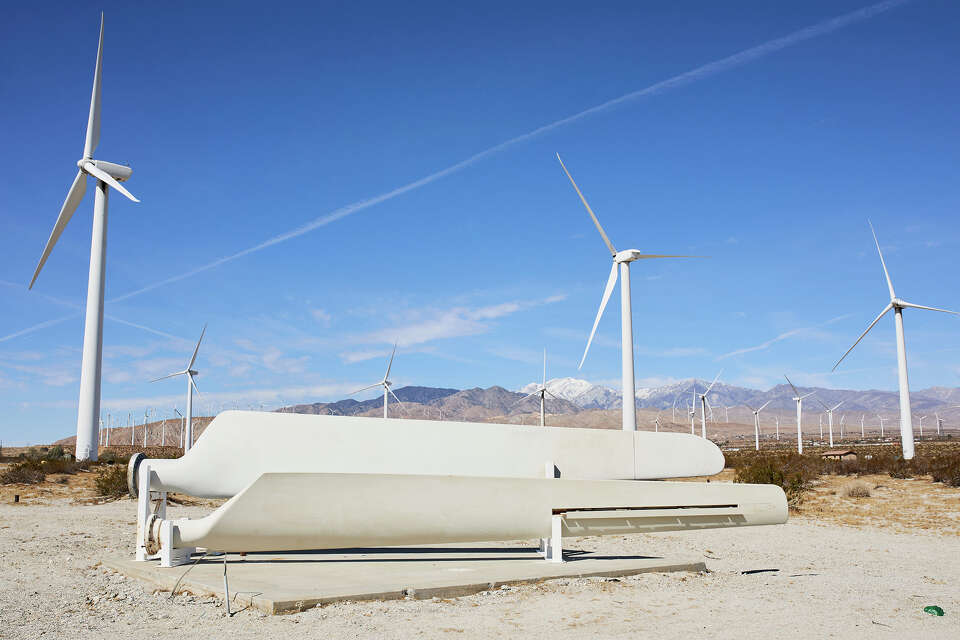 Only 650 of Palm Springs' windmills remain. Could more be