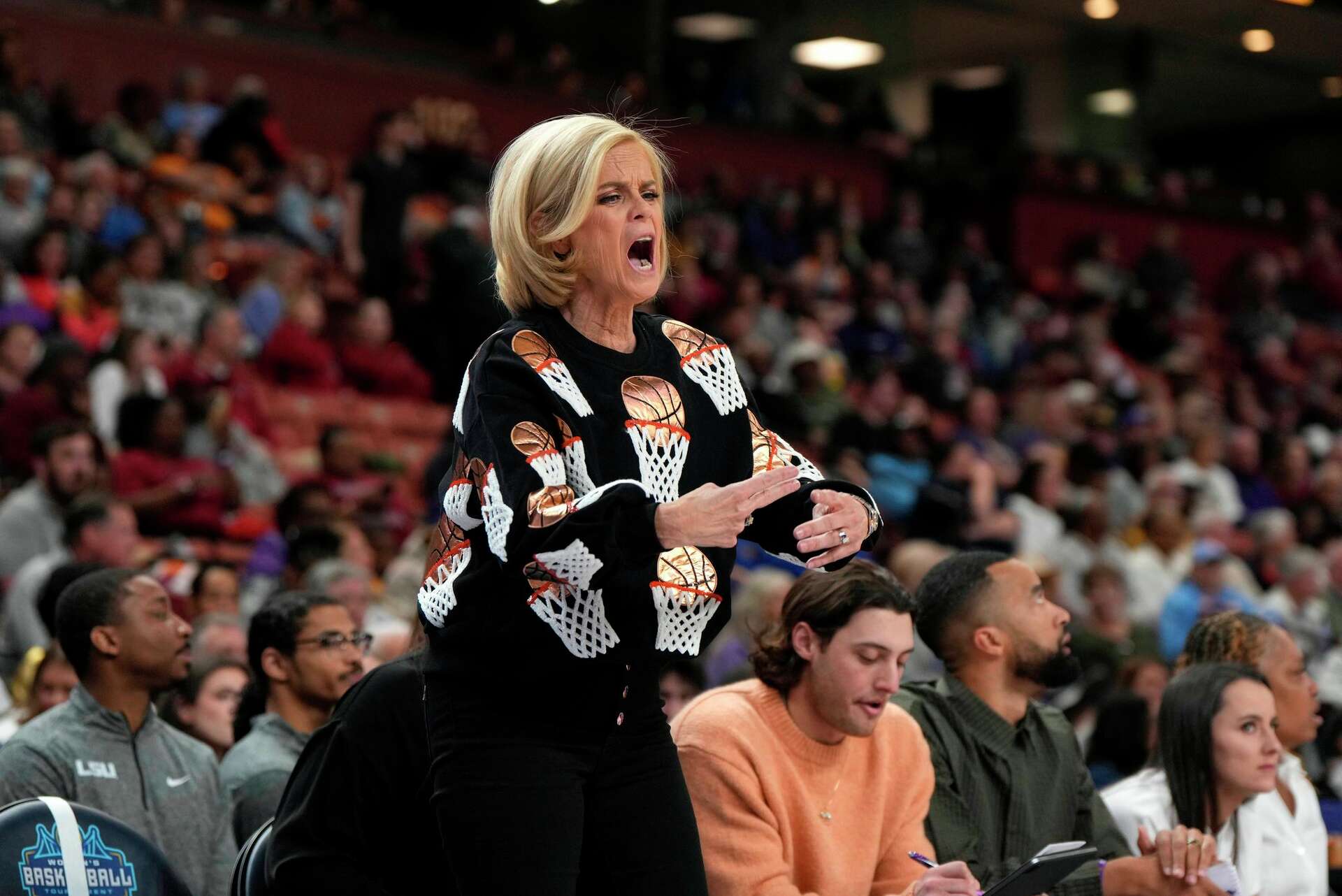 LSU's Kim Mulkey allows assistant to coach SEC tourney game while she ...