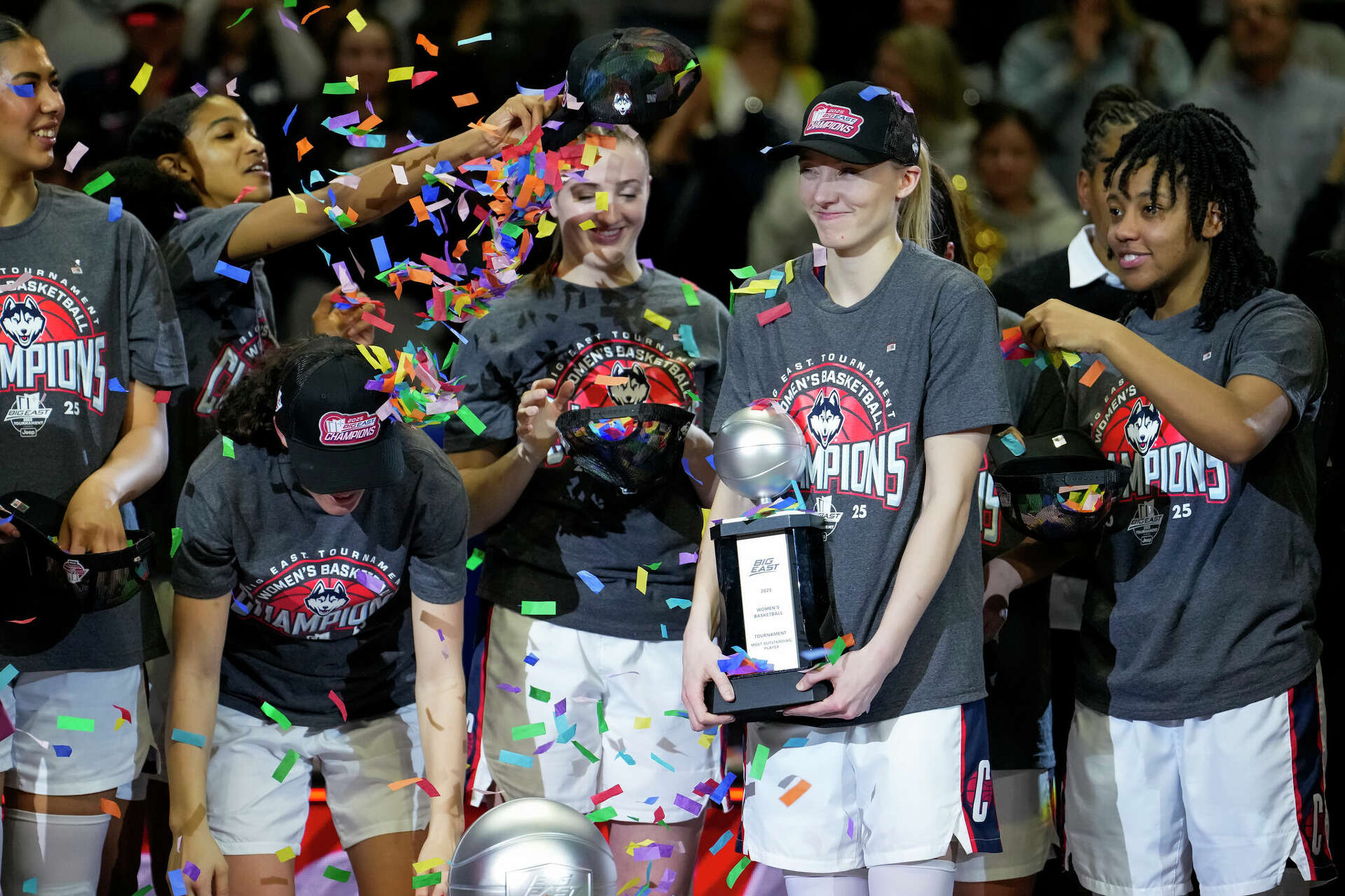 UConn women's basketball's Paige Bueckers, Geno Auriemma on award list