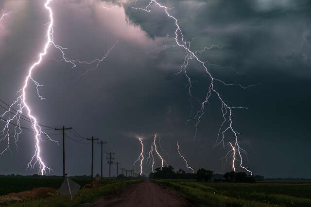 Cold front brings large 'egg-sized' hail threat to Texas